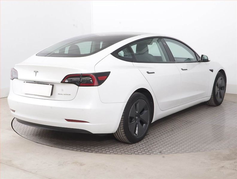 Tesla Model 3 (2021) Long Range 4WD 79kWh, SoH 91% - fotka 5 z 21