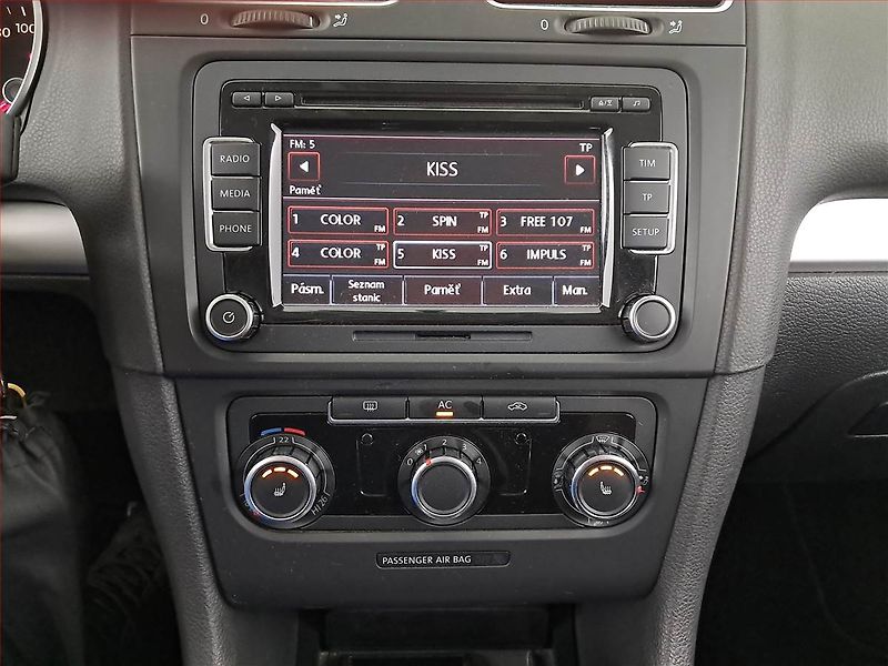 Volkswagen Golf (2009) 1.4 TSI, Automat, Xenony - fotka 12 z 17