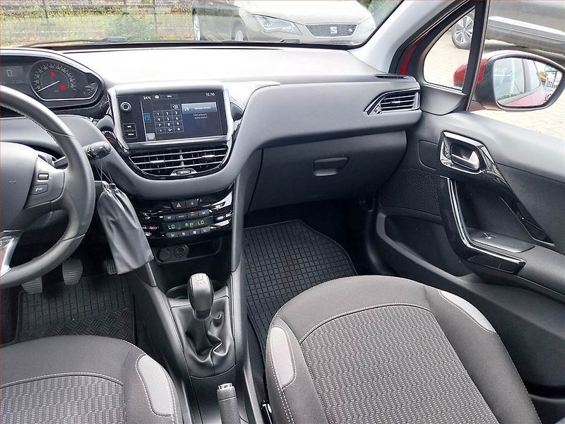 Peugeot 208 (2016) 1.2 PureTech, ČR,1.maj - fotka 8 z 14