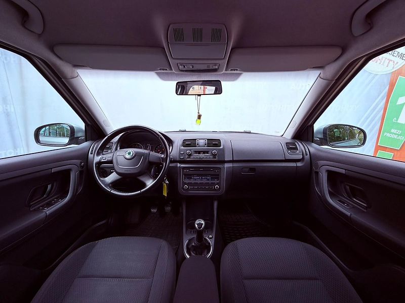 Škoda Fabia 1.2 TSi Elegance, ČR, Serviska - fotka 15 z 24