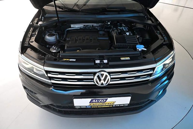 Volkswagen Tiguan (2021) 2.0 4Motion LED Matrix DSG ACC - fotka 33 z 35