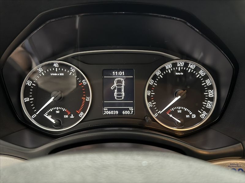 Škoda Octavia 1,4   TSI STYLE XENON SERVIS - fotka 10 z 35