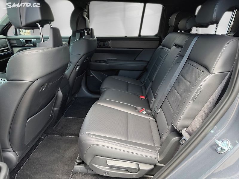 Hyundai Santa Fe (2025) 1,6 TGDI PHEV 4WD AT CALLIG 7S - fotka 11 z 12