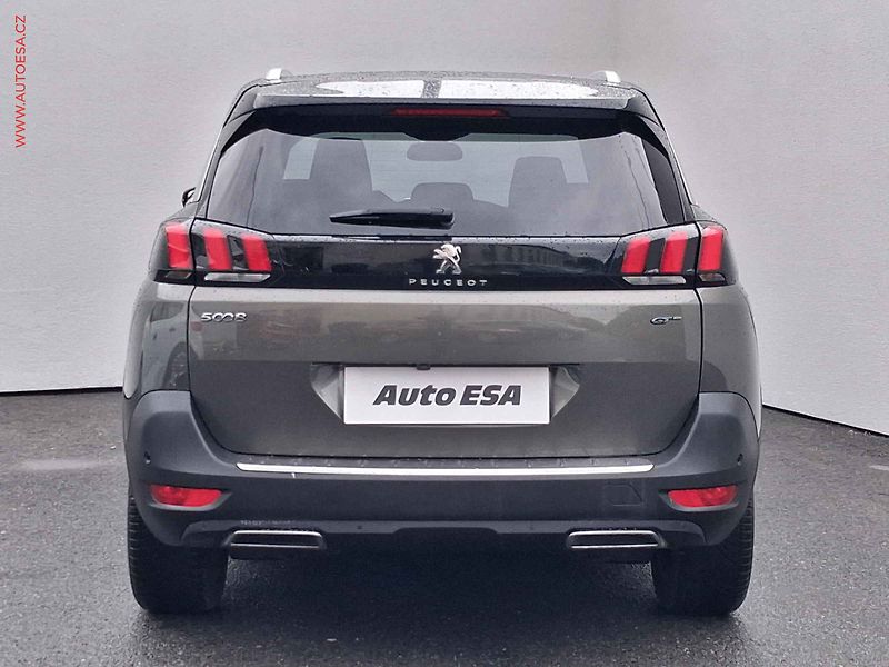 Peugeot 5008 (2017) 2.0 HDi, GT, AT, LED, panor - fotka 5 z 17