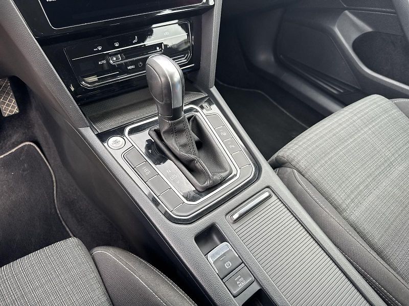 Volkswagen Passat (2021) Variant 2.0 TDI DSG Business - fotka 25 z 34