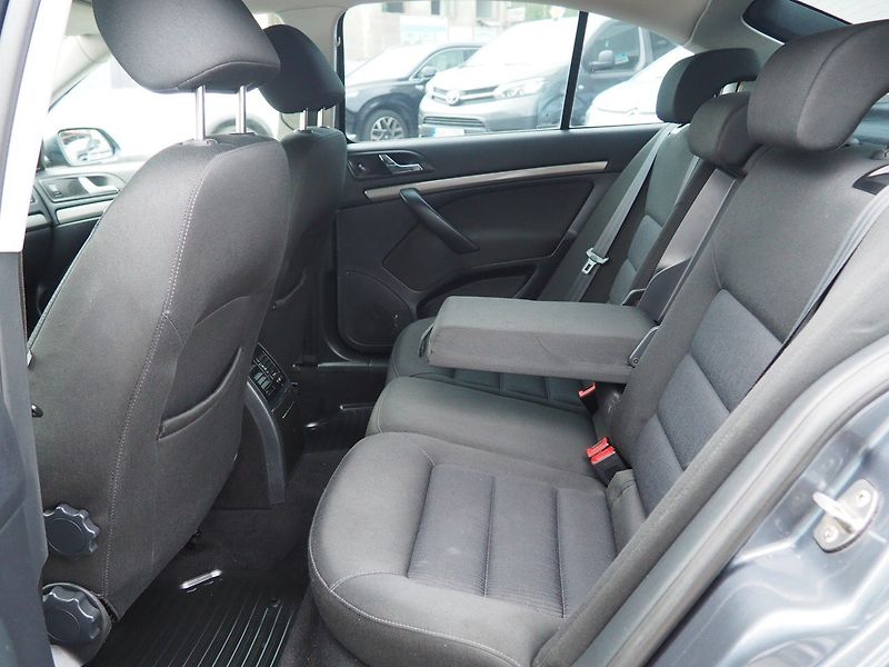Škoda Octavia (2008) 1.9 TDI, 77 kW - fotka 12 z 42