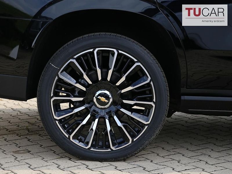 Chevrolet Tahoe (2026) High Country 6.2 V8 - fotka 6 z 45