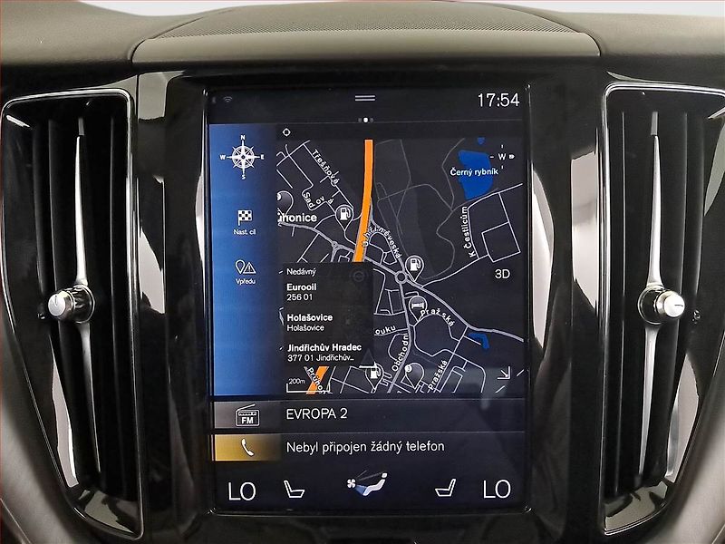 Volvo XC60 (2018) D4 AWD - fotka 19 z 21