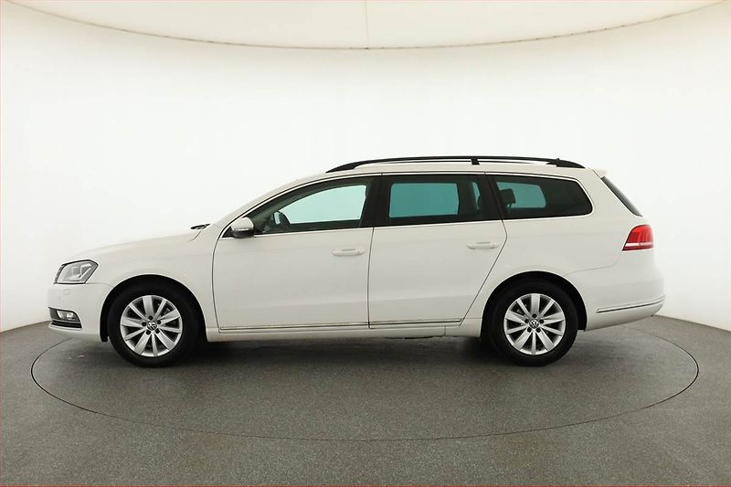 Volkswagen Passat (2013) 2.0 TDI, Automat, ČR,1.maj - fotka 3 z 17