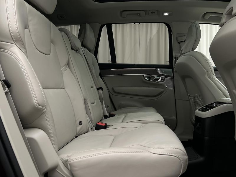 Volvo XC90 T8 AWD RECHARGE BRIGHT PLUS - fotka 24 z 56