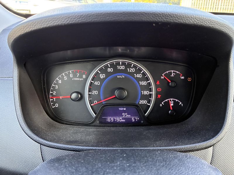 Hyundai i10 1.0i48kW KLIMATIZACE          - fotka 14 z 14