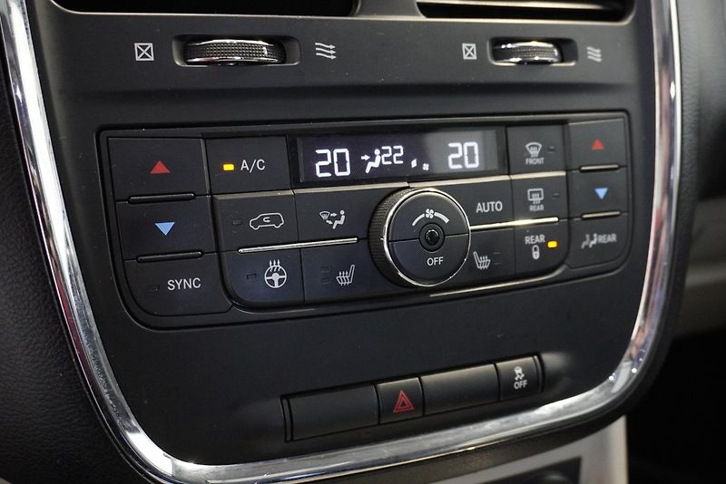 Lancia Voyager VOYAGER 3,6 V6 AUT. - fotka 17 z 33