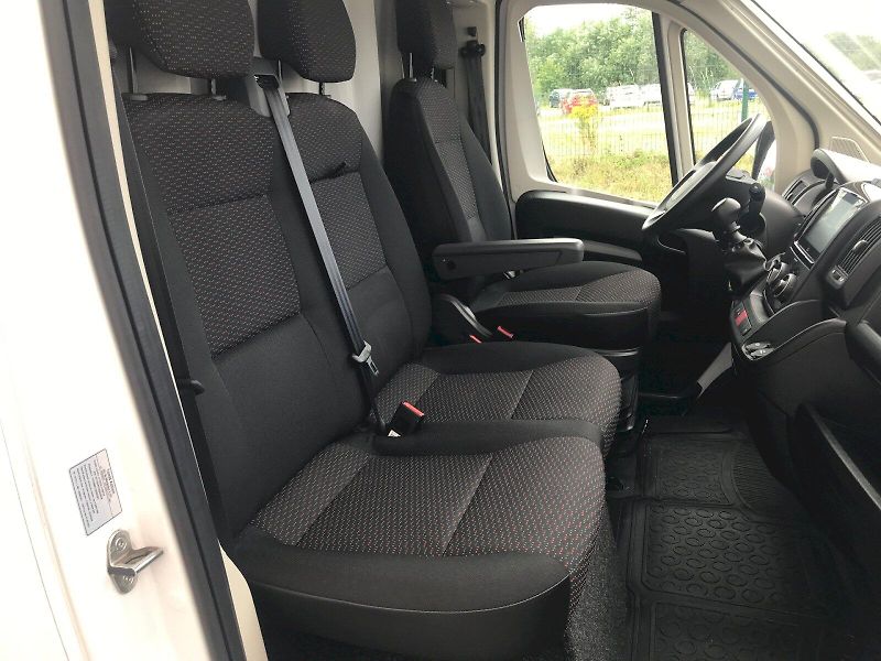 Citroën Jumper (2023) 2.2 HDi - 121 kW - fotka 17 z 22