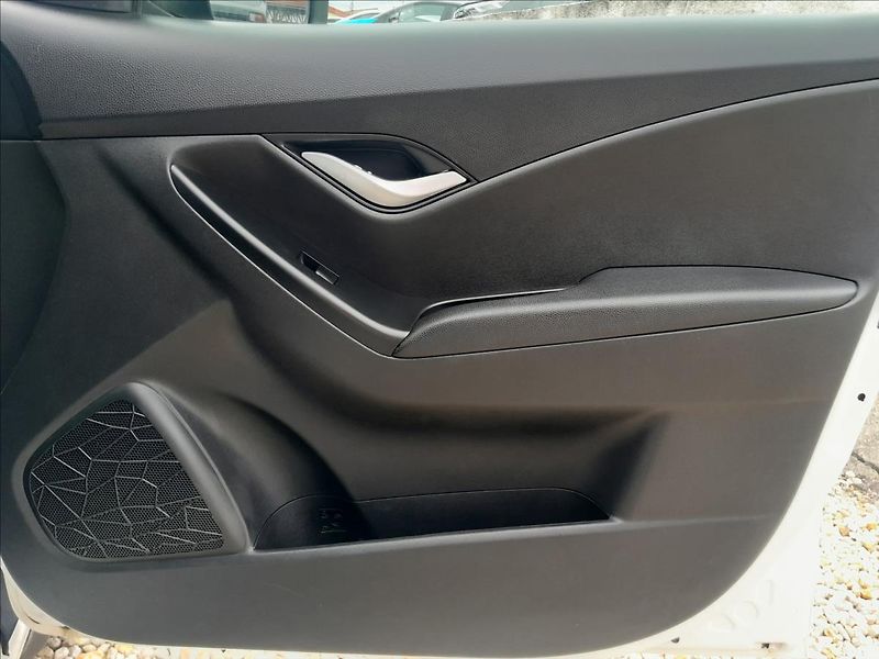 Hyundai ix20 1,4i16V 66 kW - fotka 30 z 48