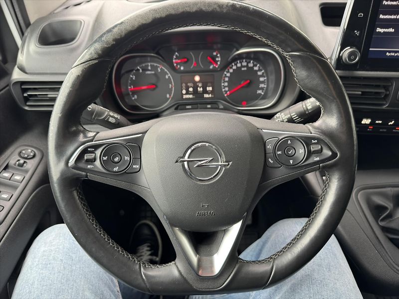 Opel Combo 1,5 TDCi, ELEGANCE, 5 míst - fotka 13 z 25