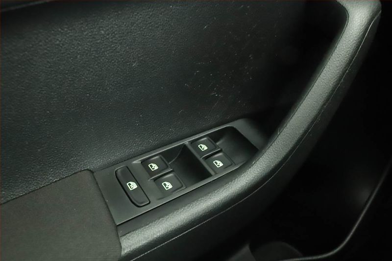 Škoda Fabia (2015) Ambition 1.2 TSI, Automat - fotka 14 z 14