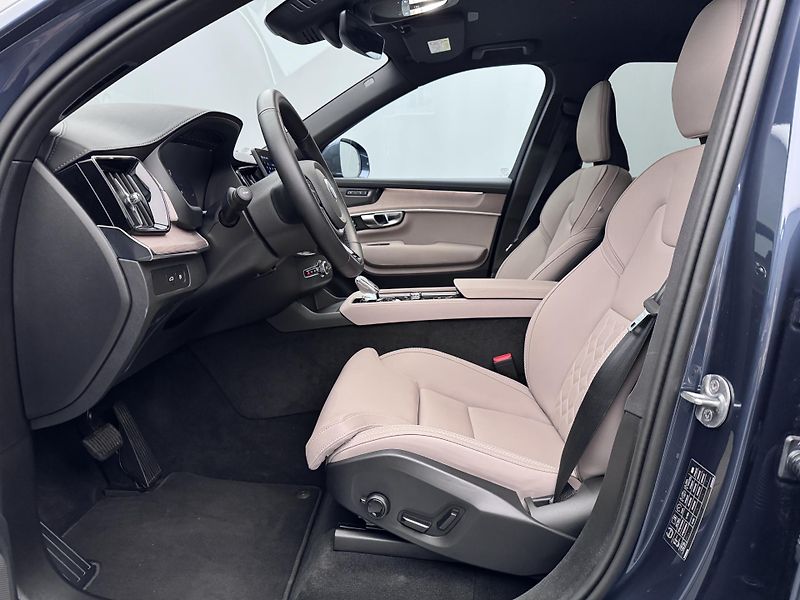 Volvo XC90 T8 AWD RECHARGE BRIGHT PLUS CZ - fotka 4 z 48