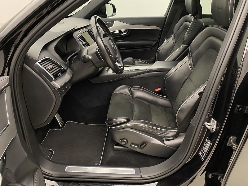 Volvo XC90 B5 AWD R-DESIGN REZERVACE - fotka 3 z 47