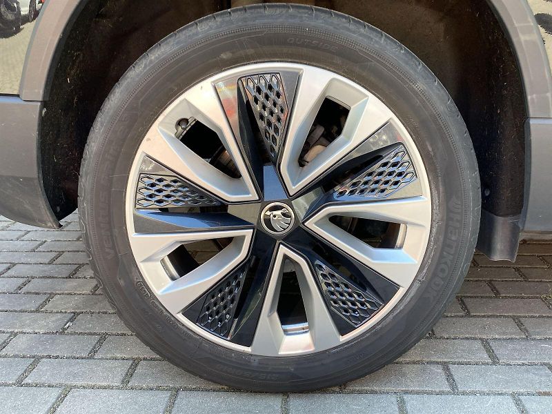 Škoda Karoq (2022) 1.5 TSI DSG Style + - fotka 27 z 31