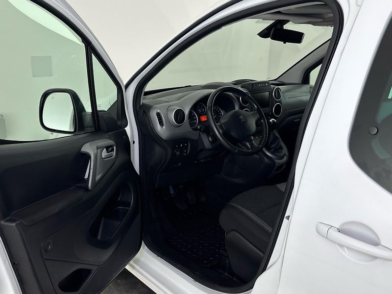Peugeot Partner MPV - fotka 6 z 27