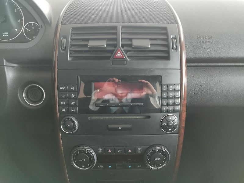 Mercedes-Benz Třídy A (2008) 1,5i 70KW,AUTOMAT,XEN,ALU,KŮŽE - fotka 13 z 19