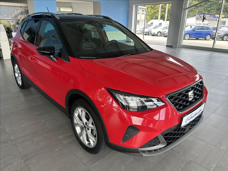 Seat Arona 1,0   TSI 85kW,FR,SERVISKA,1.M - fotka 1 z 26