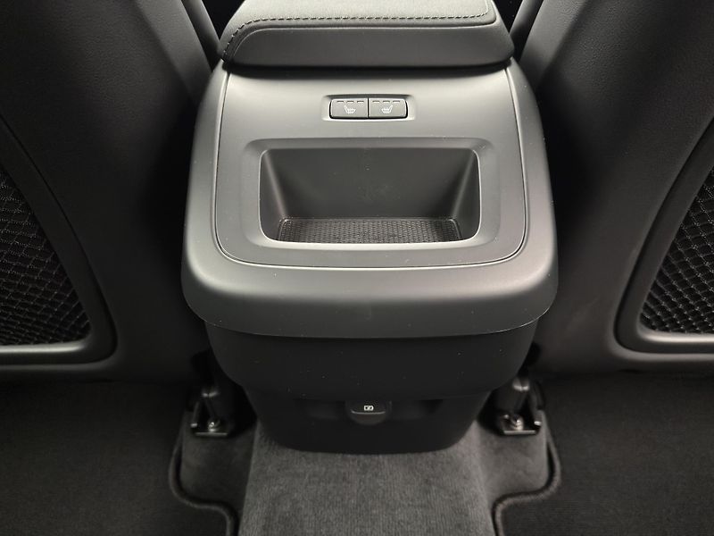 Volvo XC60 B5 AWD BRIGHT PLUS CZ 1.maj - fotka 28 z 51