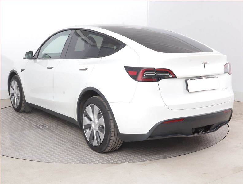 Tesla Model Y (2023) Long Range AWD 79kWh, SoH 92% - fotka 4 z 22