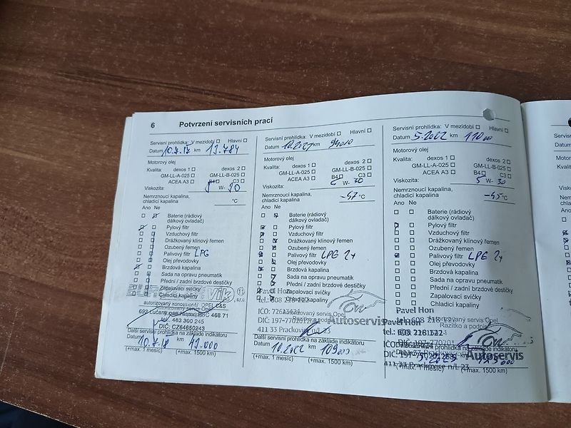 Opel Astra 1.4i Turbo Cosmo LPG - fotka 27 z 29