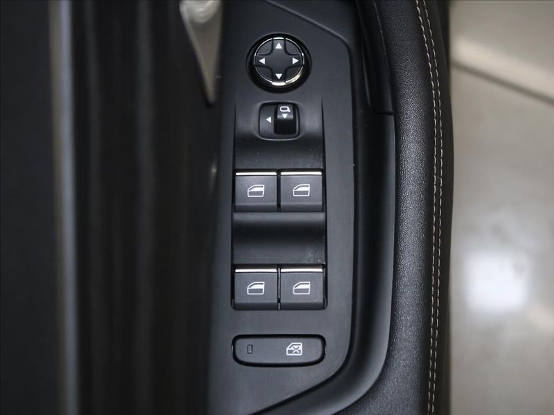 Peugeot 508 1,6 Hybrid 225k. GT Pano.FOCAL - fotka 16 z 25