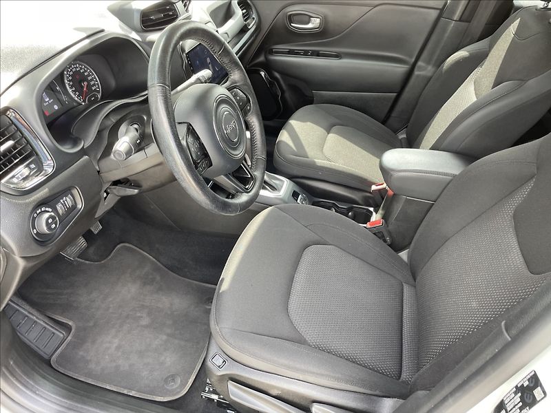 Jeep Renegade 1,3 i T 110KW AUTOMAT ČR. - fotka 14 z 22