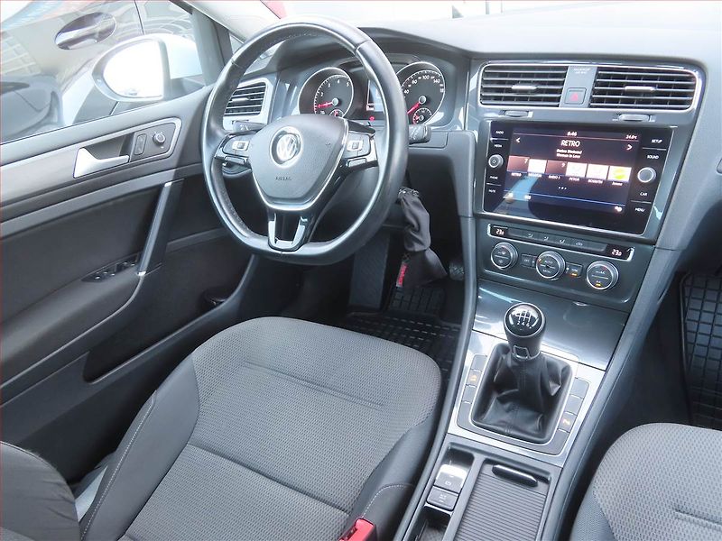 Volkswagen Golf (2018) R-Line 1.5 TSI, Tempomat - fotka 7 z 16
