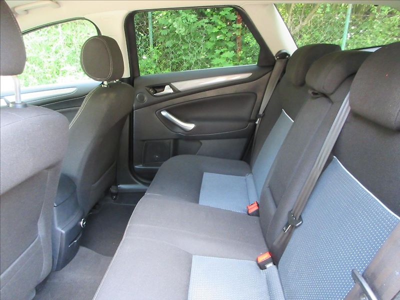 Ford Mondeo 2,0 TDCi 103 Kw, automat, Nové - fotka 15 z 31