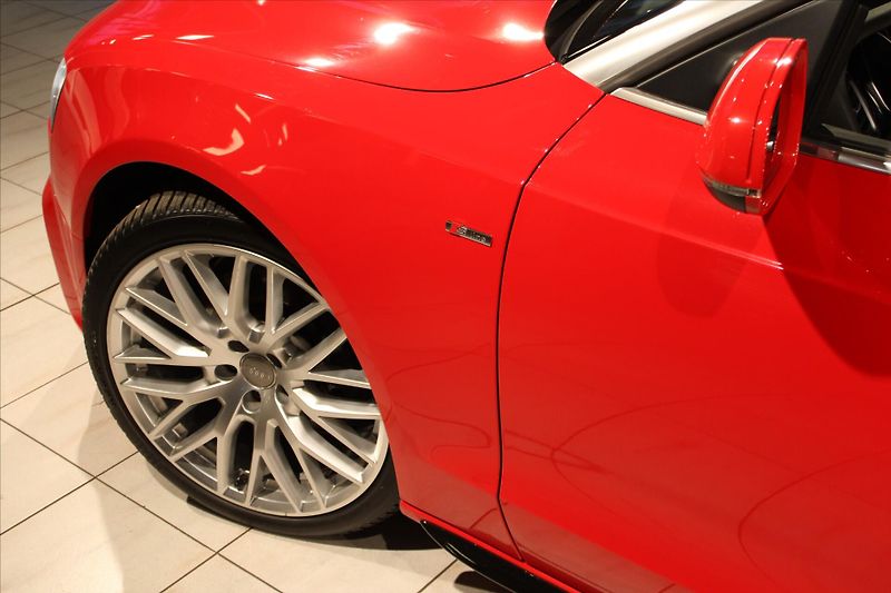 Audi A5 TDi V6 quattro S Line Cabriole - fotka 8 z 27