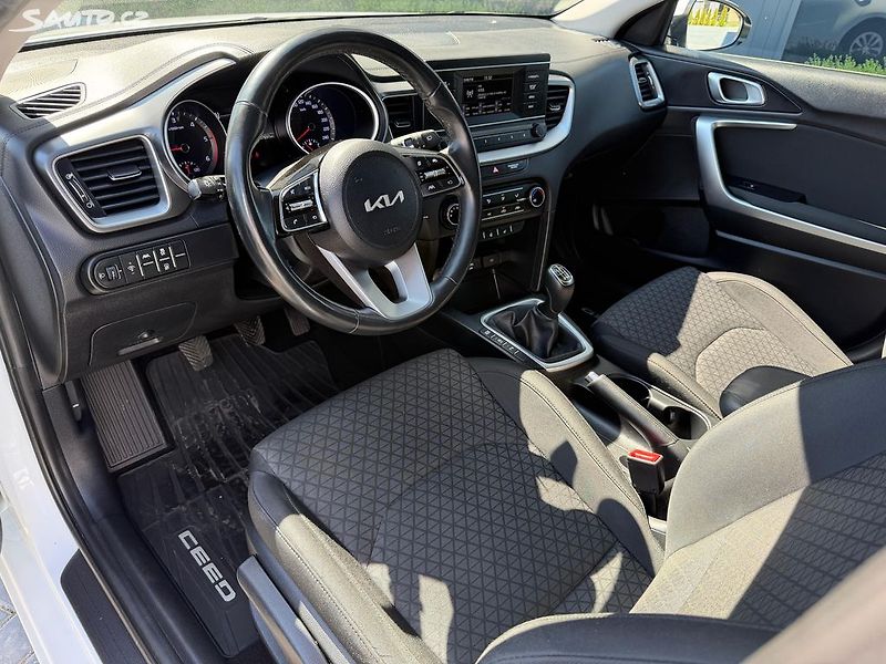 Kia Ceed (2022) 1.6 crdi 100 kW / facelift - fotka 14 z 18