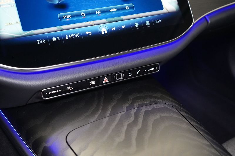 Mercedes-Benz Třídy E 220d 4MATIC, KEYLESS,DISTRONIC - fotka 38 z 43