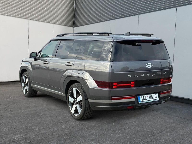 Hyundai Santa Fe (2024) STYLE 1.6T HEV 117kW AWD CZ - fotka 4 z 11