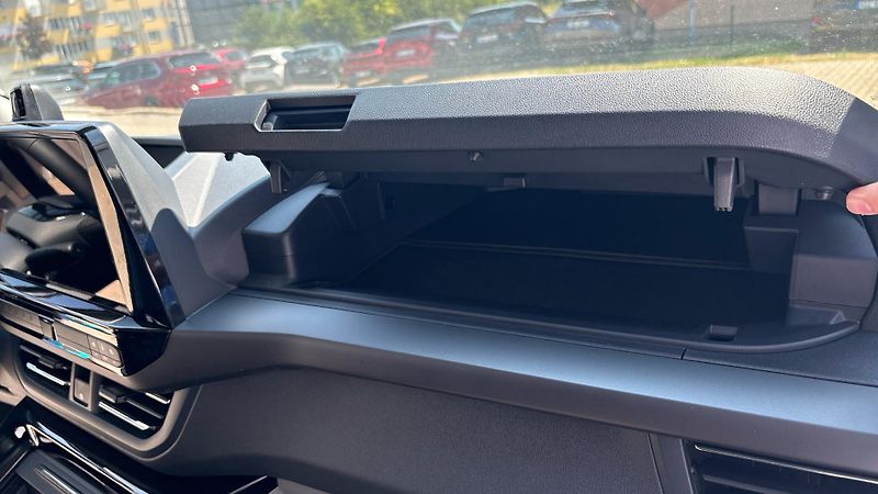 Ford Tourneo Custom (2026) 2.0 AWD Titanium X L2 + Tažné - fotka 26 z 39