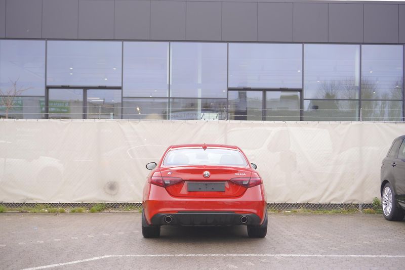 Alfa Romeo Giulia 2.2 JTD 132kW - fotka 5 z 25
