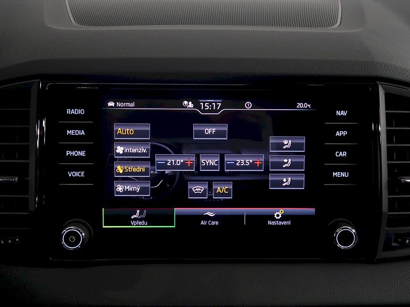 Škoda Karoq (2025) SPORTLINE 2.0TDI 110KW 4x4 DSG - fotka 28 z 43
