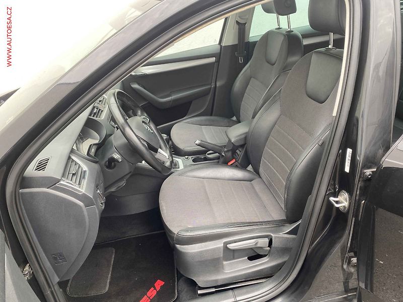 Škoda Octavia (2017) 2.0 TDi, Style, navi - fotka 9 z 17
