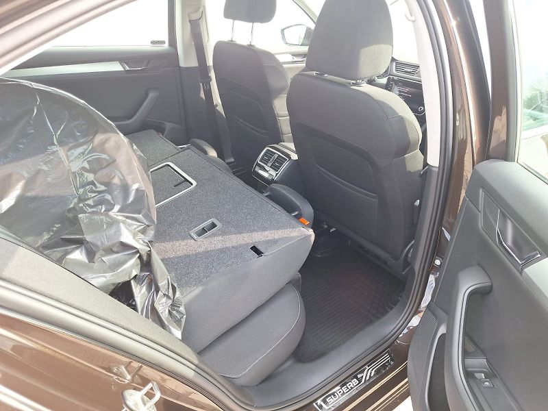 Škoda Superb (2018) 2.0 TDI / 110 kW / 7DSG / Ambi - fotka 25 z 26