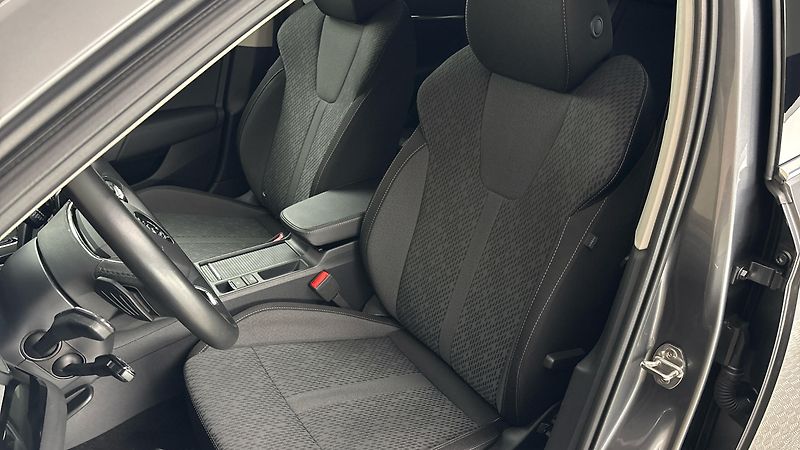 Škoda Octavia 2.0 TDI DSG Style Combi - fotka 15 z 26