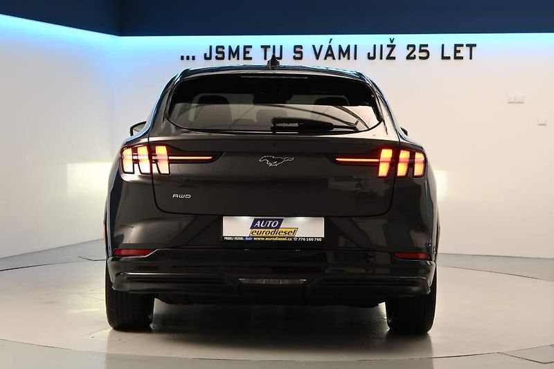 Ford Mustang Mach-E (2022) PREMIUM 258 KW AWD Matrix LED - fotka 6 z 45