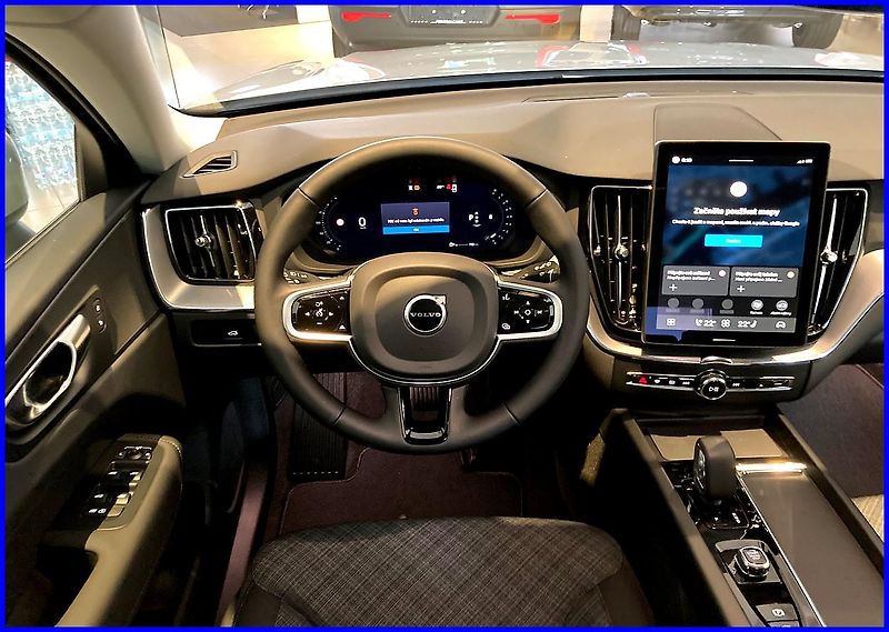 Volvo XC60 (2026) B5 AWD CORE +4SERVIS/ZÁRUKA - fotka 10 z 15
