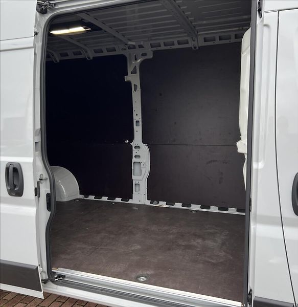 Toyota Proace Max 2,2 AT COMFORT EXE. L3H2  MAX - fotka 11 z 15