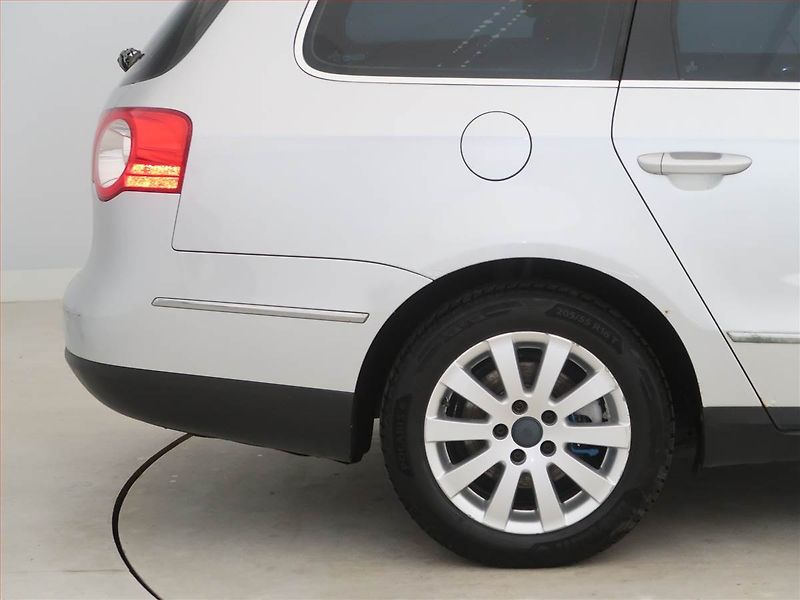 Volkswagen Passat (2007) Comfortline 2.0 TDI, nová STK - fotka 14 z 16