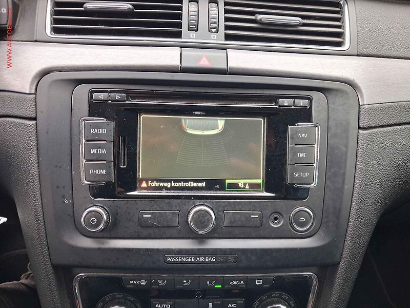 Škoda Superb (2014) 2.0 TDi, Elegance, DSG, bixen - fotka 17 z 18