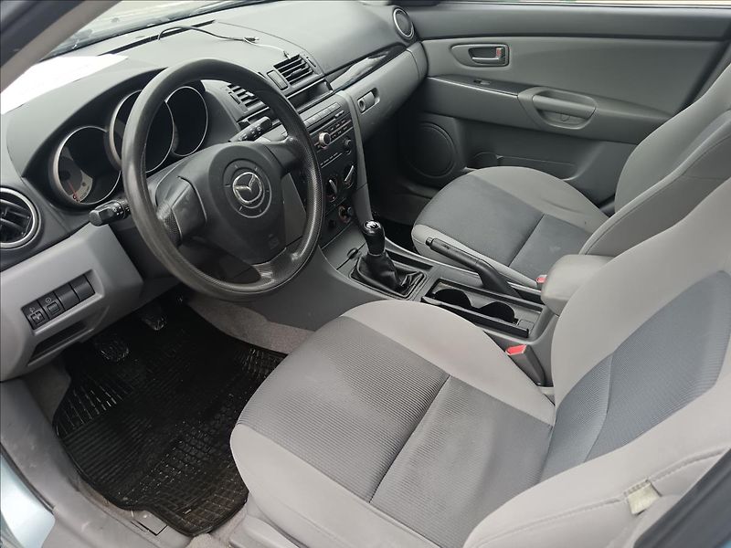 Mazda 3 1,4 i Sport CE - fotka 18 z 20