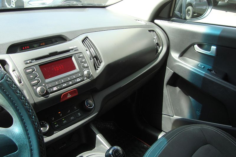 Kia Sportage (2010) 1.6 GDi, 99 kW,ČR,Servisní kn. - fotka 52 z 67